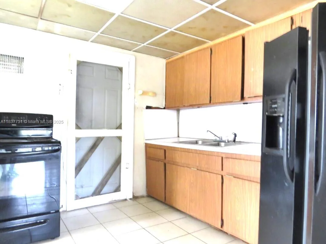 525 NW 16th St, Pompano Beach, FL 33060 photo 9