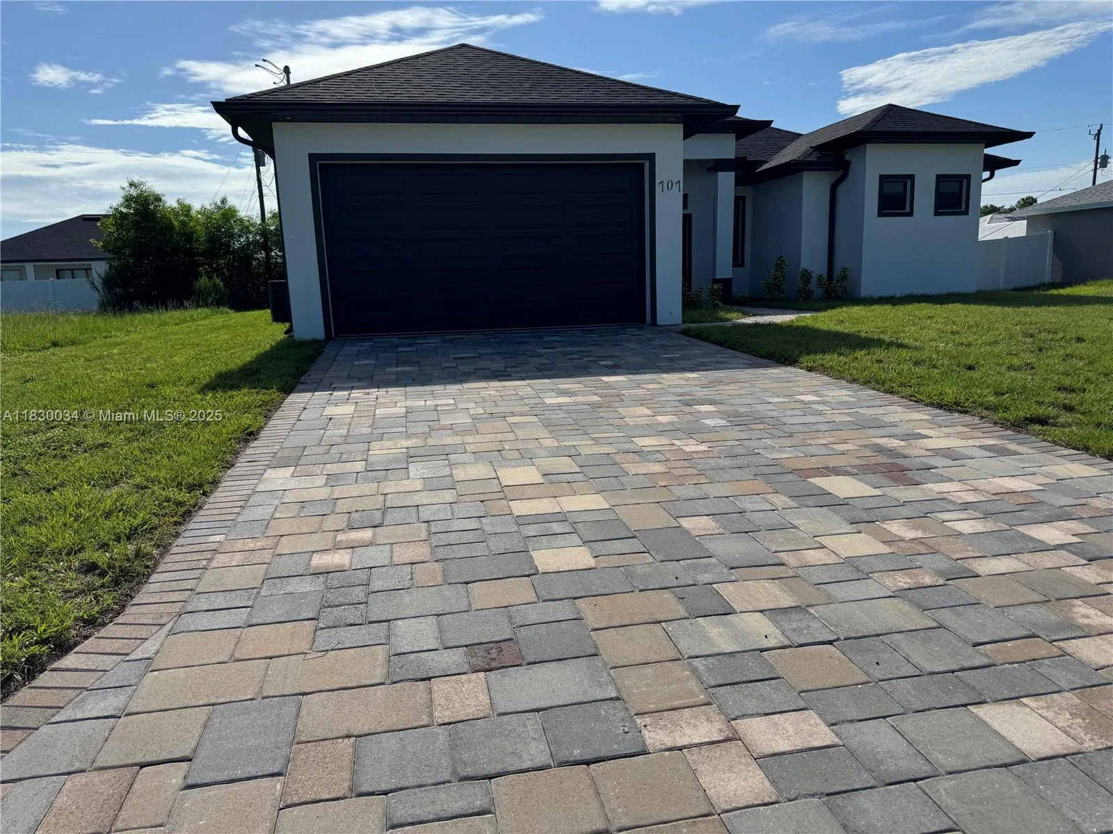 707 NE Juanita PL, Cape Coral, FL 3390923124