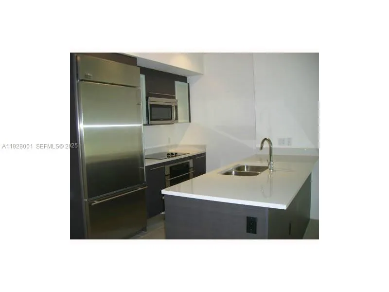 500 BRICKELL AV # 3004, Miami, FL 33131 photo 4