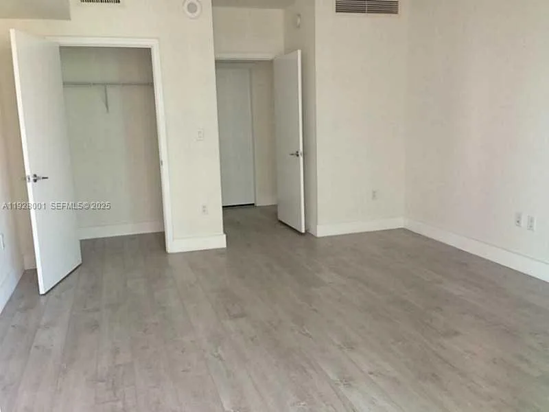 500 BRICKELL AV # 3004, Miami, FL 33131 photo 6