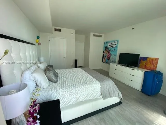 500 BRICKELL AV # 3004, Miami, FL 33131 photo 7