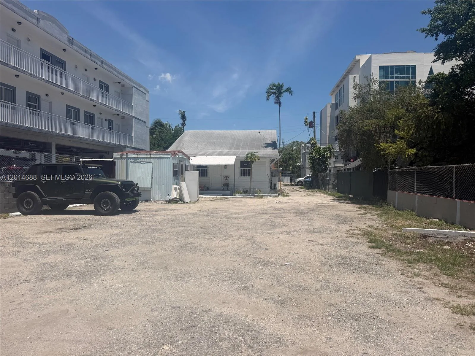 1236 NW 5th St, Miami, FL 33125 photo 3