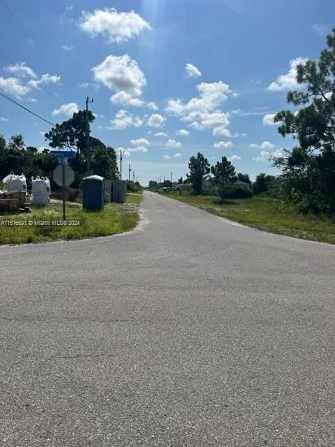 2900 33th St SW, Lehigh Acres, FL 33976 photo 2