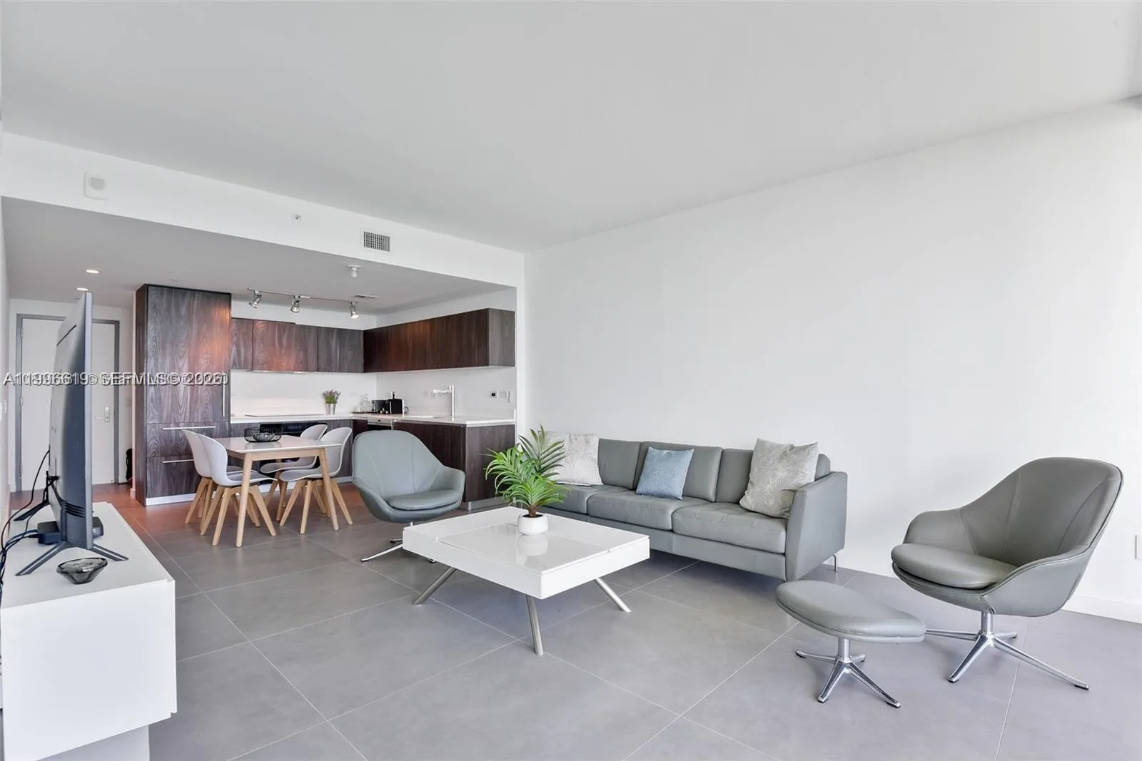 3131 NE 7th Ave # 305, Miami, FL 33137 photo 2