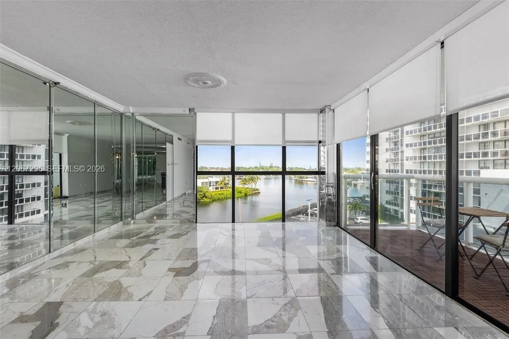 20505 E Country Club Dr # 533, Aventura, FL 33180 photo 2