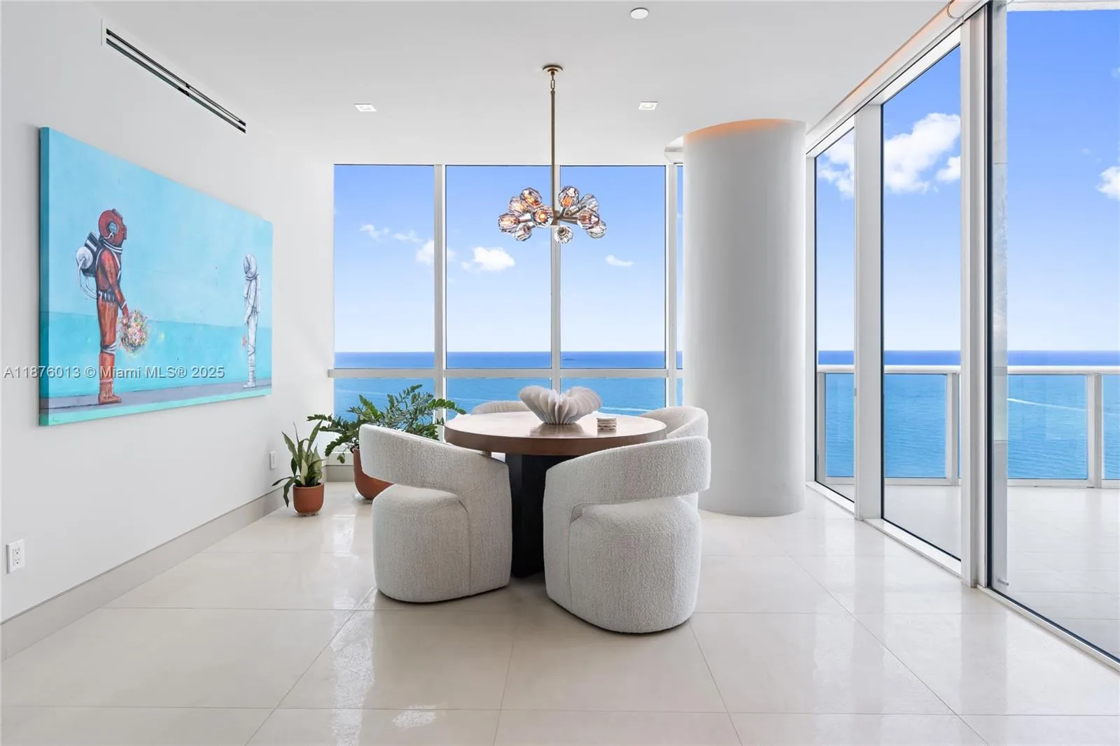 100 S Pointe Dr # 3605, Miami Beach, FL 33139 photo 2
