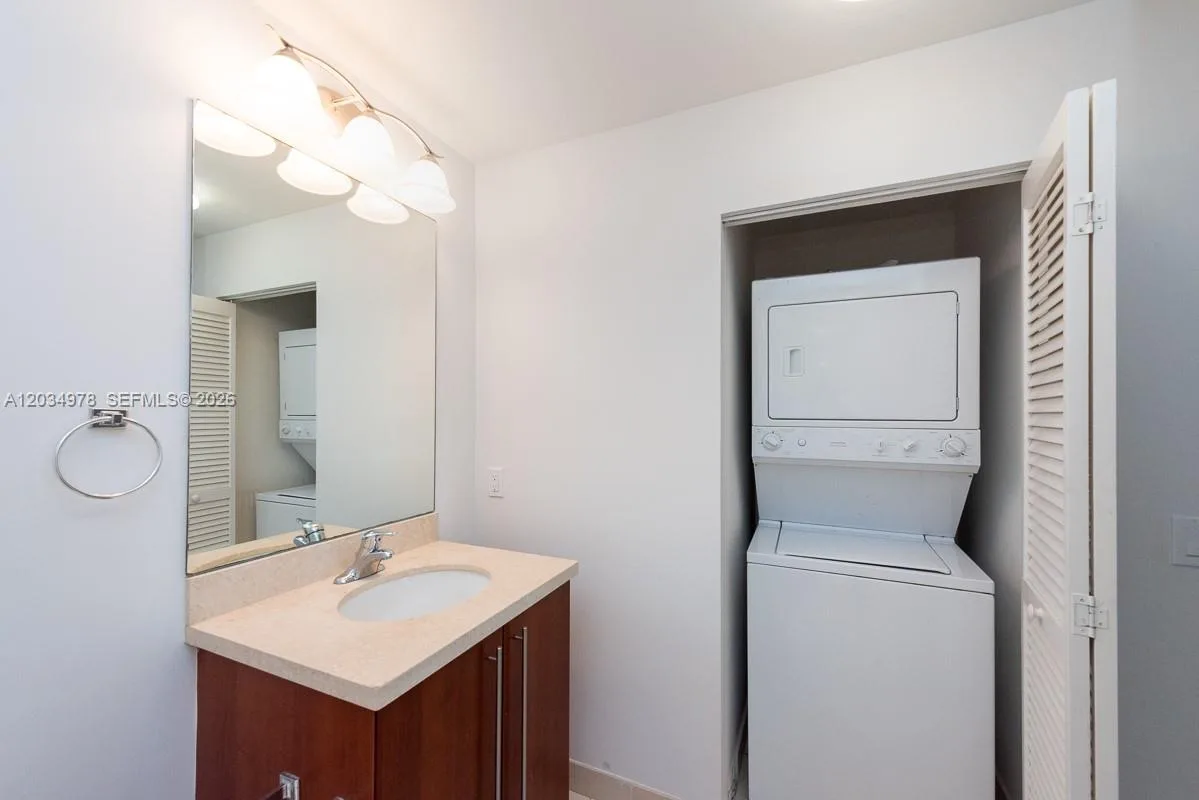79 SW 12th St # 2303-S, Miami, FL 33130 photo 12