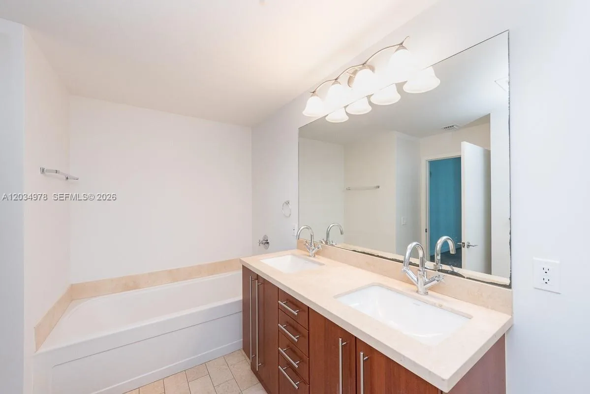 79 SW 12th St # 2303-S, Miami, FL 33130 photo 7