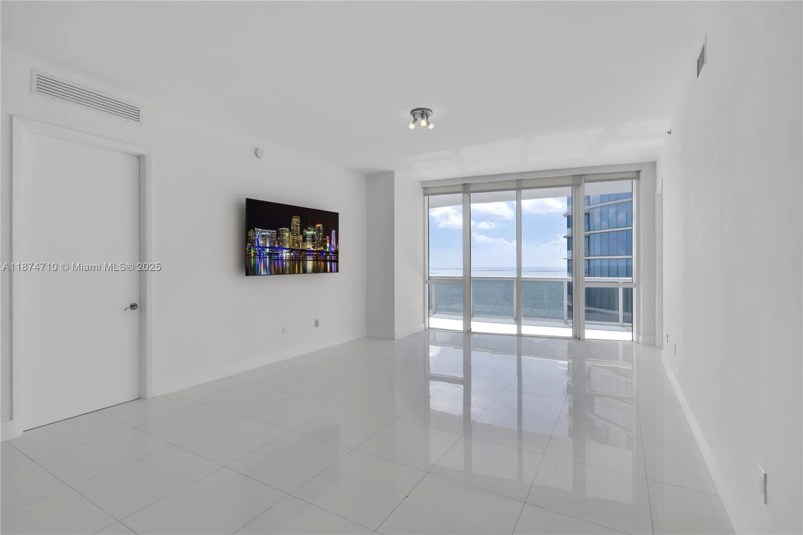 15811 Collins Ave # 2407, Sunny Isles Beach, FL 33160 photo 7