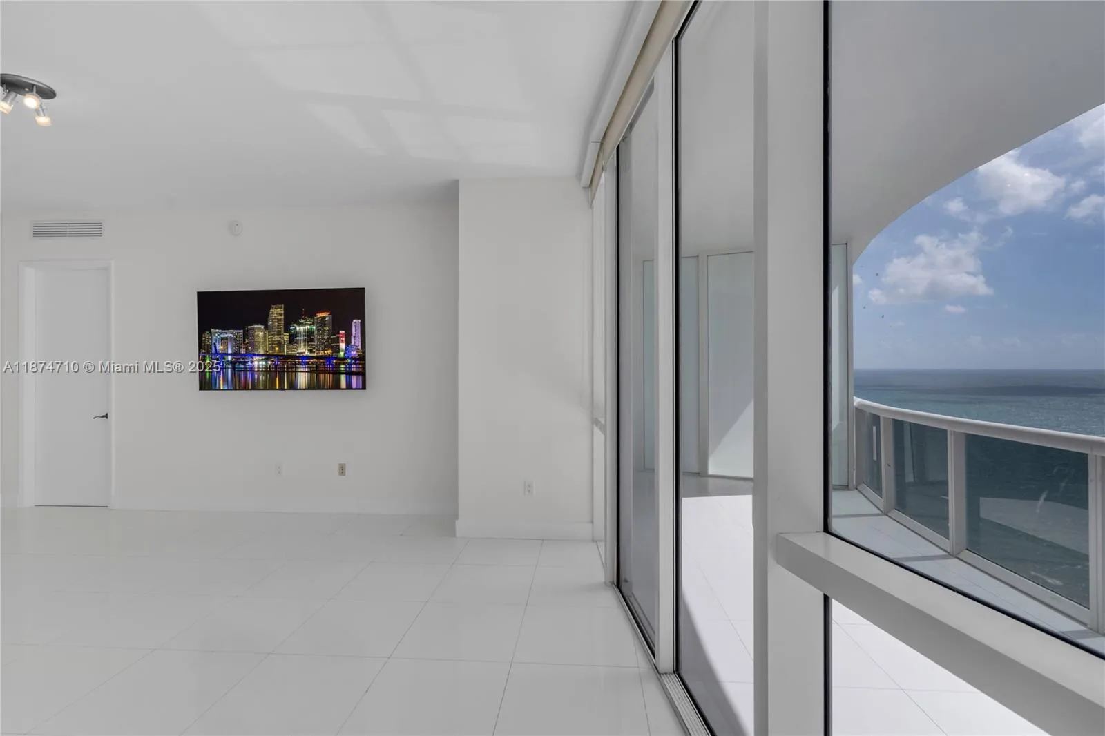 15811 Collins Ave # 2407, Sunny Isles Beach, FL 33160 photo 9