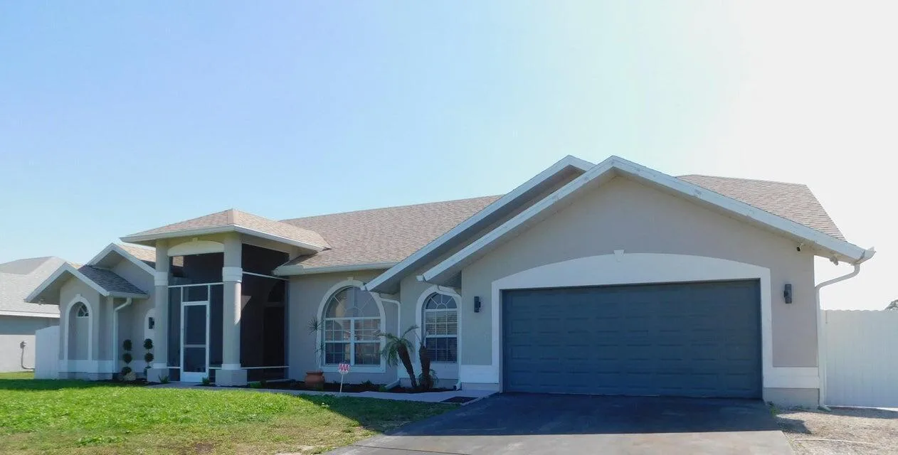 680 MANHATTAN Street E, Lehigh Acres, FL 33974 photo 2