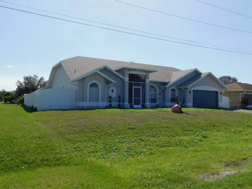680 MANHATTAN Street E, Lehigh Acres, FL 33974 photo 5