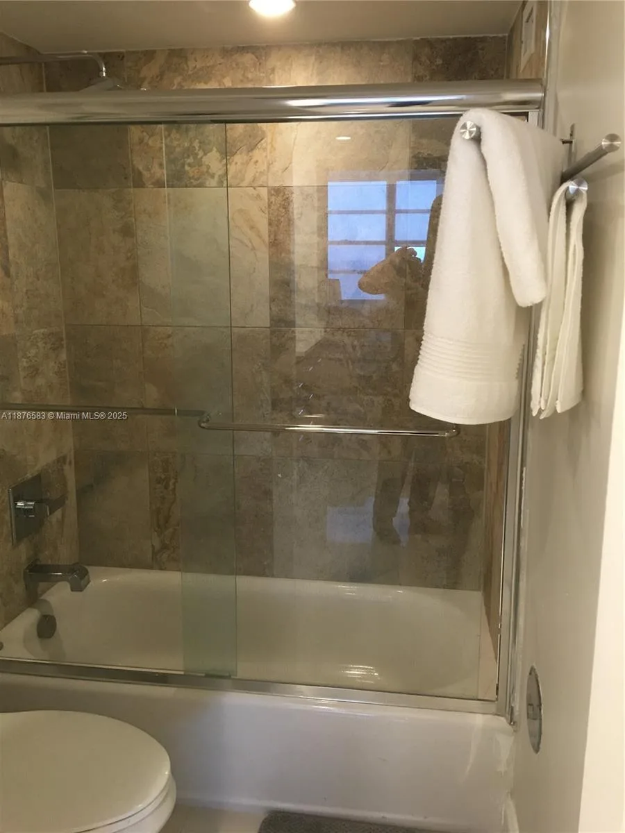 7135 Collins Ave # 1022, Miami Beach, FL 33141 photo 11