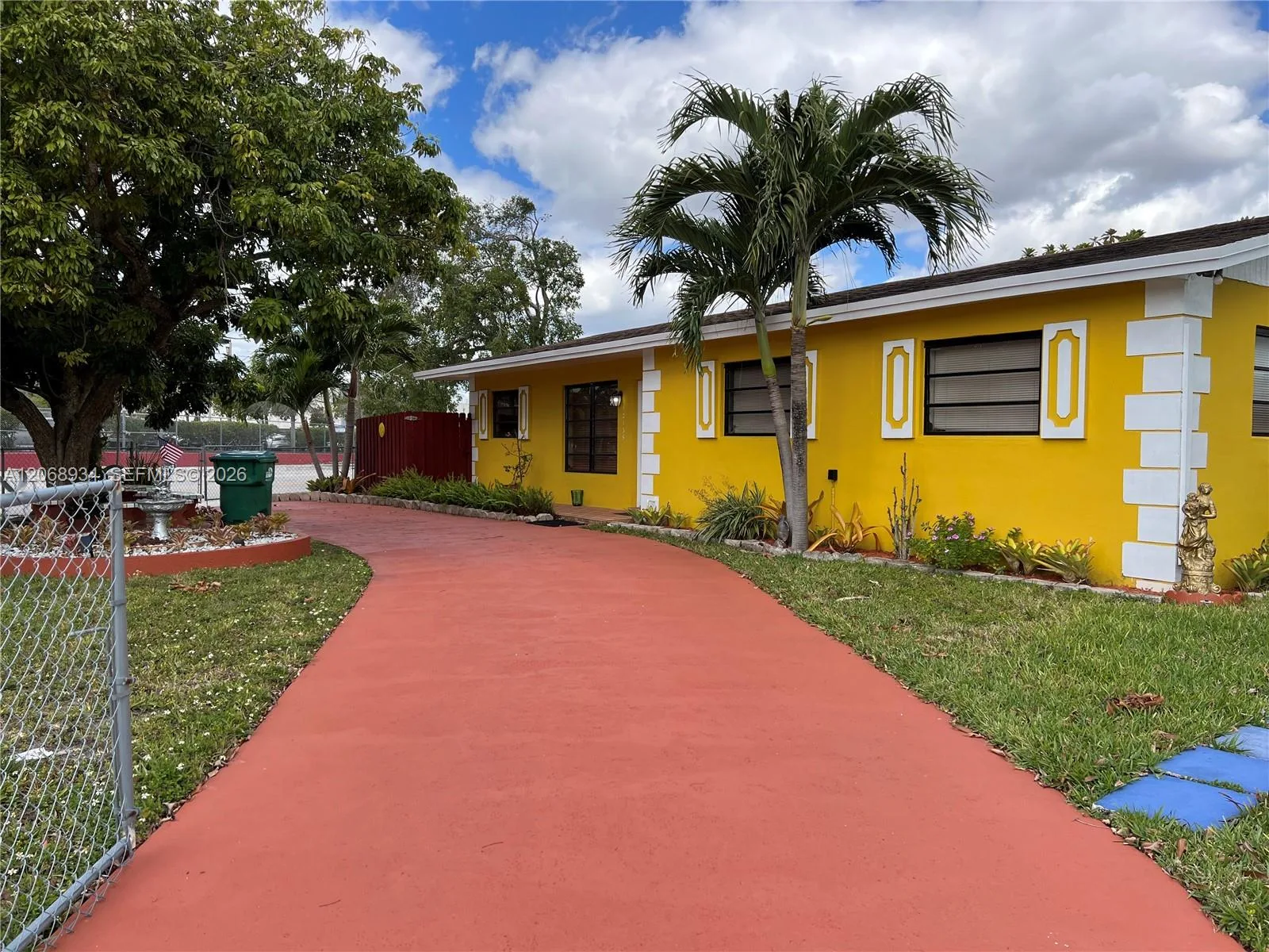 12135 SW 182nd Ter, Miami, FL 33177