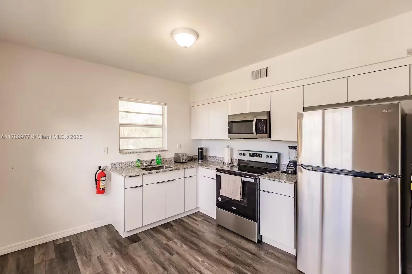 18825 Atlantic Blvd, Sunny Isles Beach, FL 33160 photo 10
