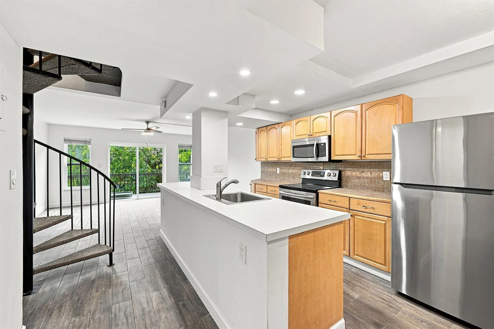 640 TENNIS CLUB Drive # 307, Fort Lauderdale, FL 33311