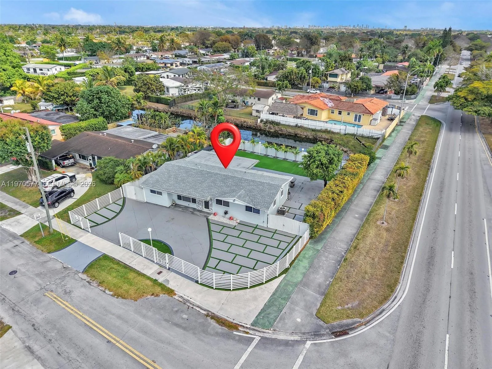 5521 SW 104th Ave, Miami, FL 33165