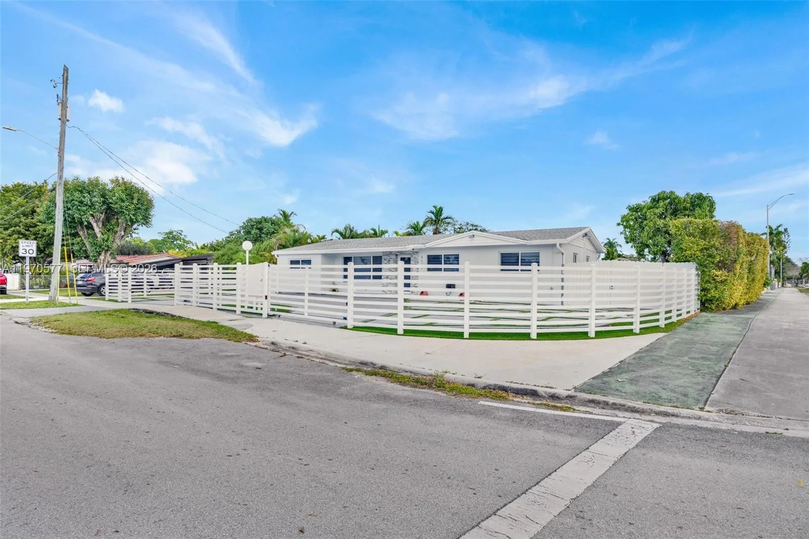 5521 SW 104th Ave, Miami, FL 33165 photo 2