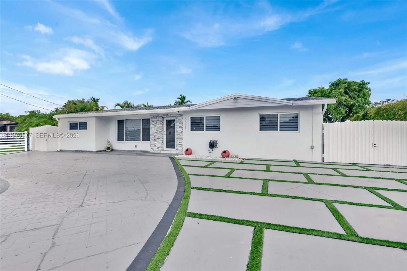 5521 SW 104th Ave, Miami, FL 33165 photo 3