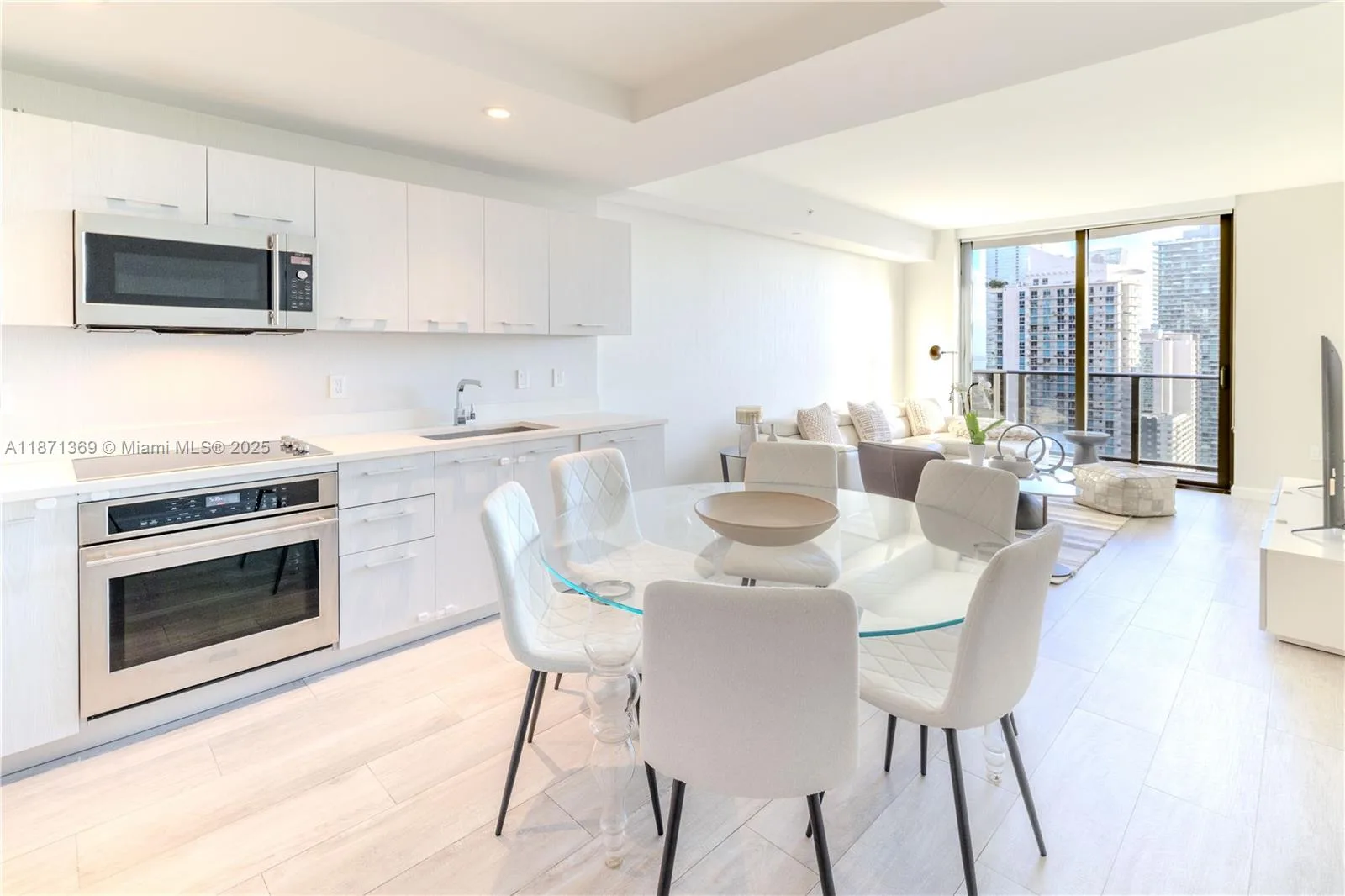 55 SW 9th St # 3404, Miami, FL 33130 photo 6