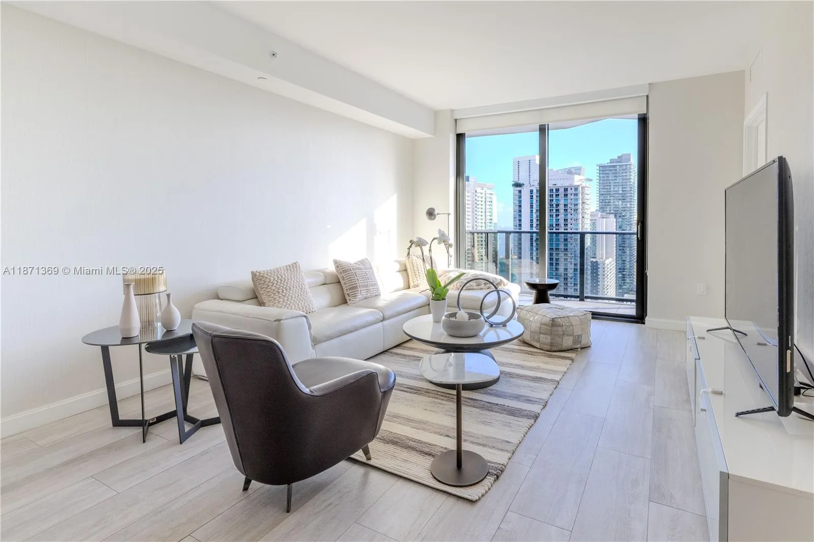 55 SW 9th St # 3404, Miami, FL 33130 photo 7