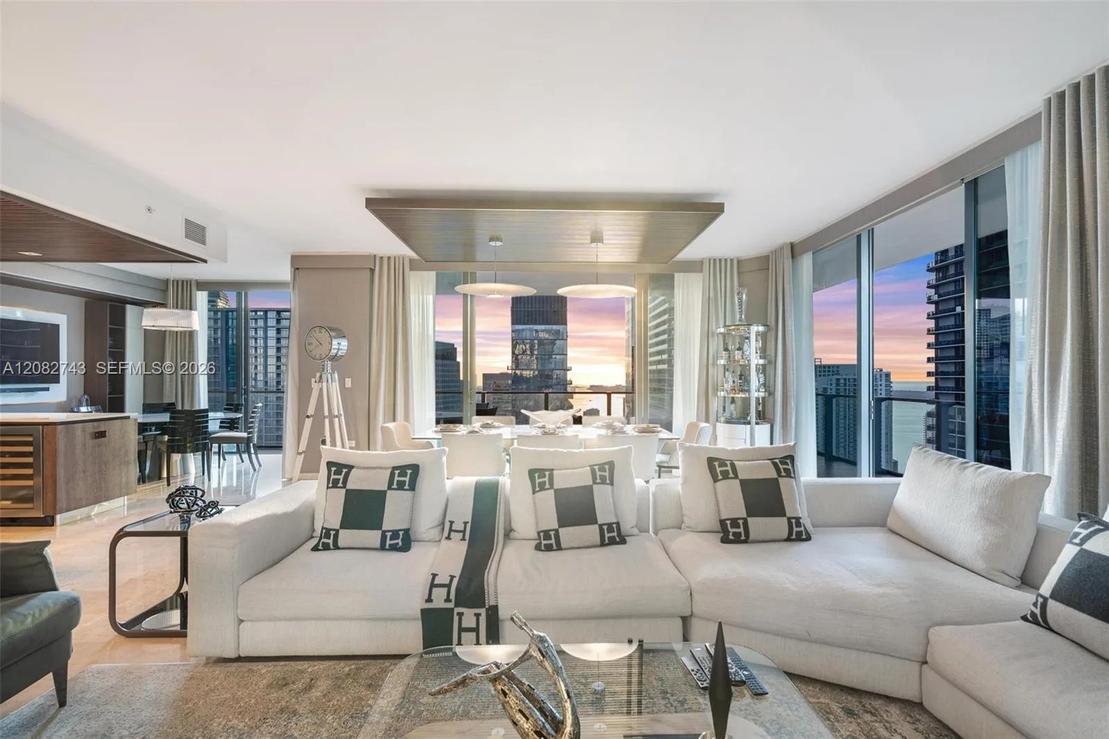 88 SW 7th St # 3801, Miami, FL 33130