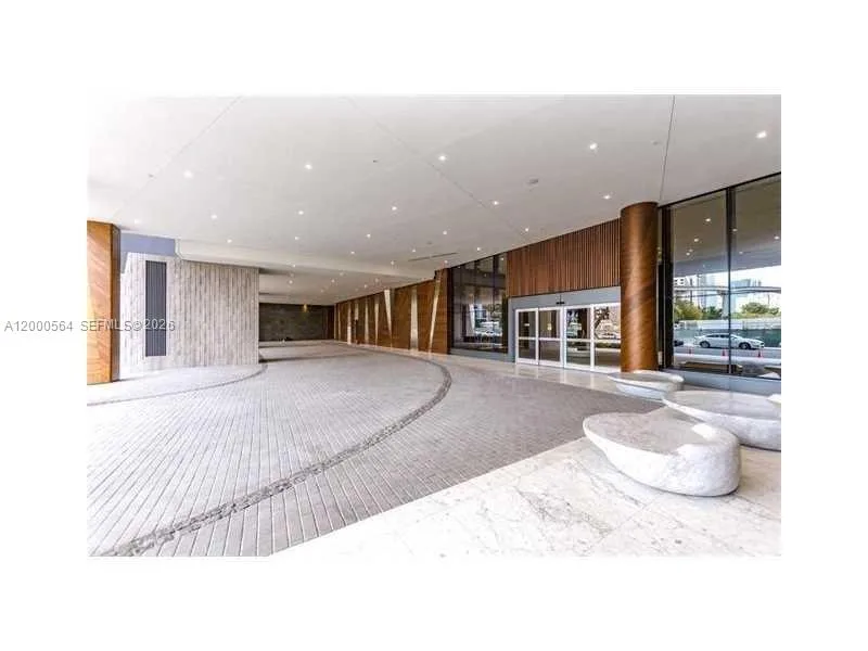 68 SE 6th St # 2409, Miami, FL 33131 photo 2