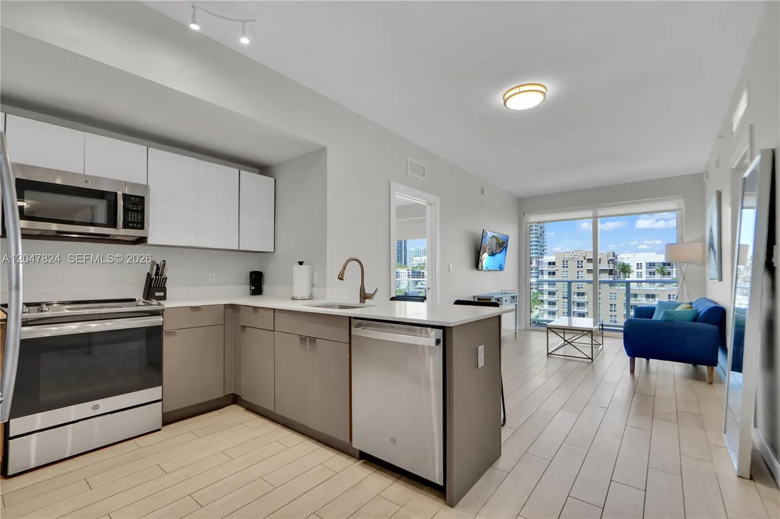321 NE 26th St # 806, Miami, FL 33137 photo 4