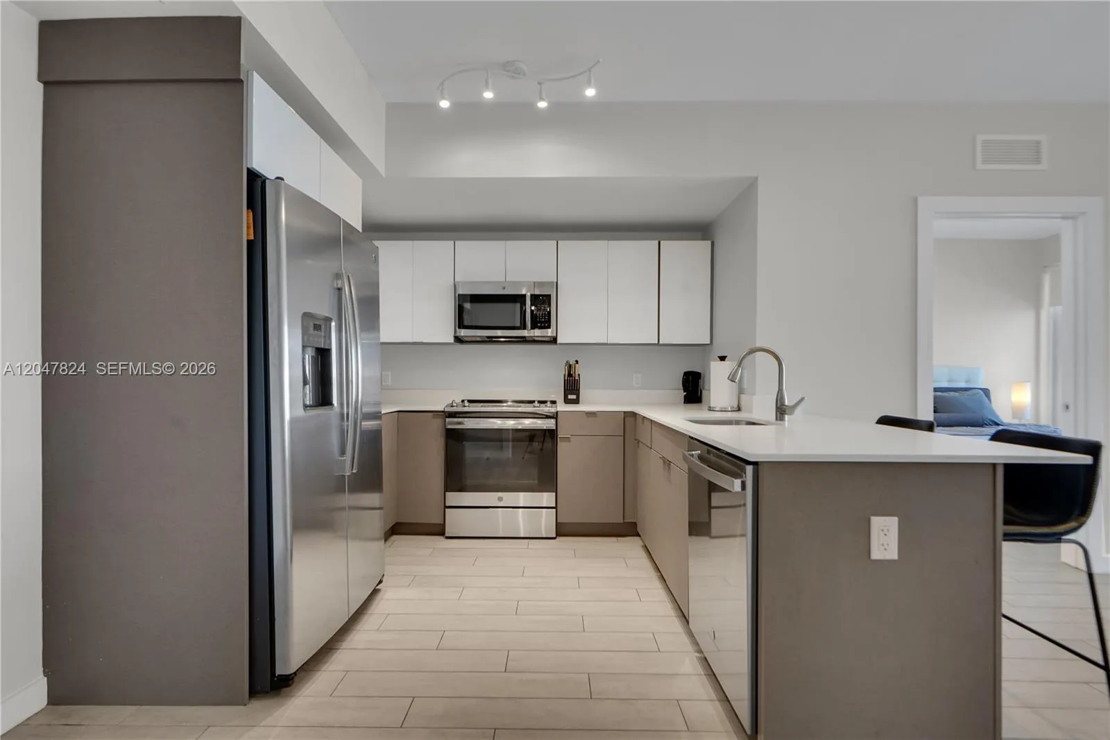 321 NE 26th St # 806, Miami, FL 33137 photo 5