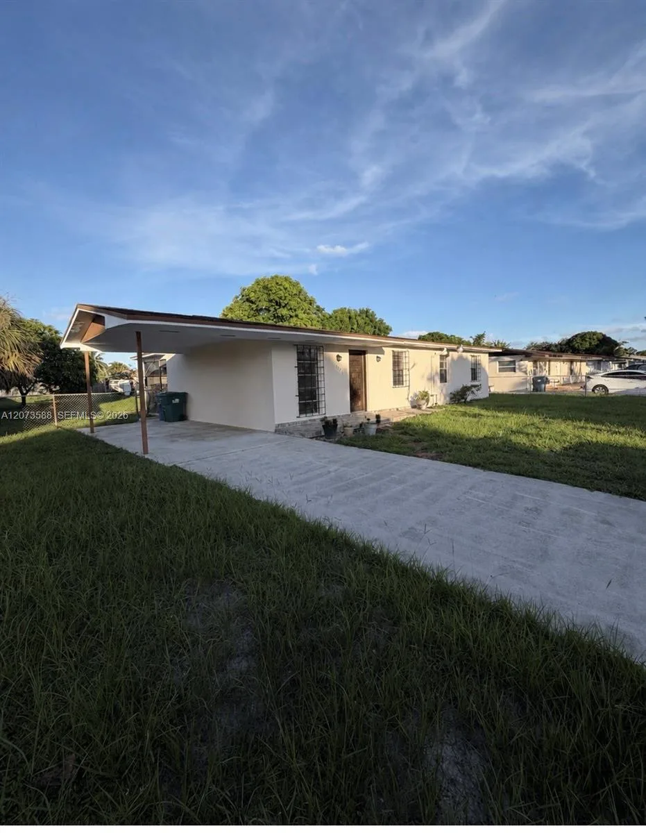 19211 NW 52nd Ave, Miami Gardens, FL 33055