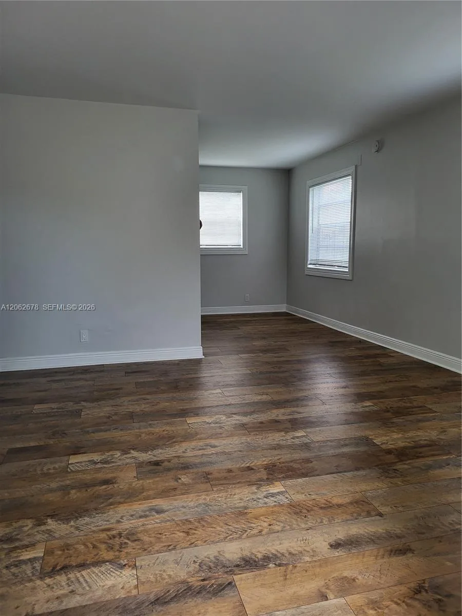 35 NE 13th St # 1, Fort Lauderdale, FL 33304 photo 2