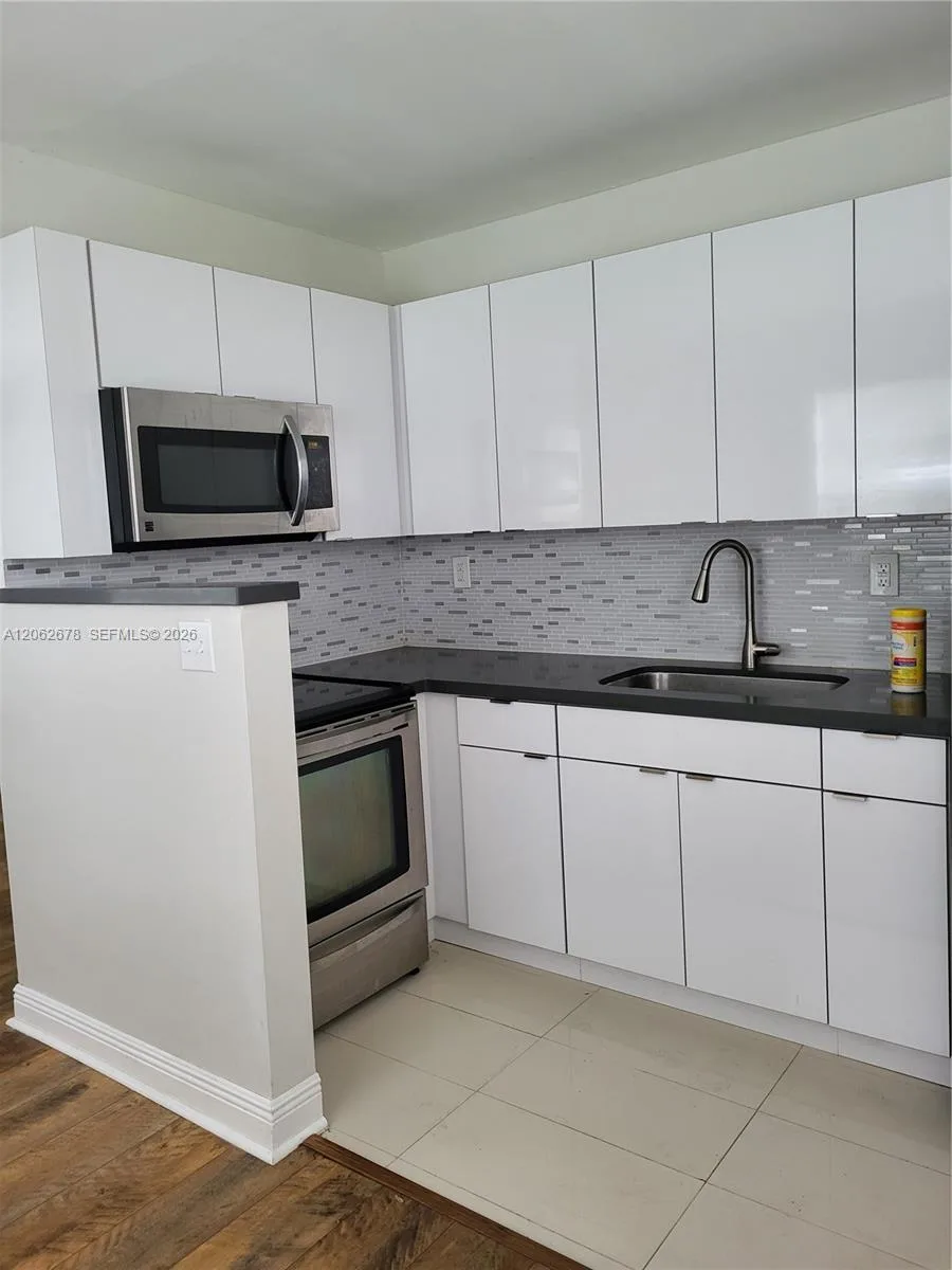 35 NE 13th St # 1, Fort Lauderdale, FL 33304 photo 5
