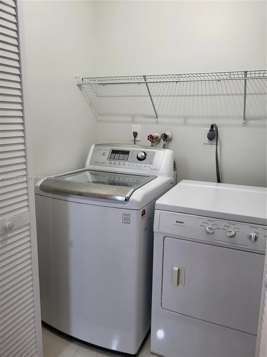 35 NE 13th St # 1, Fort Lauderdale, FL 33304 photo 8