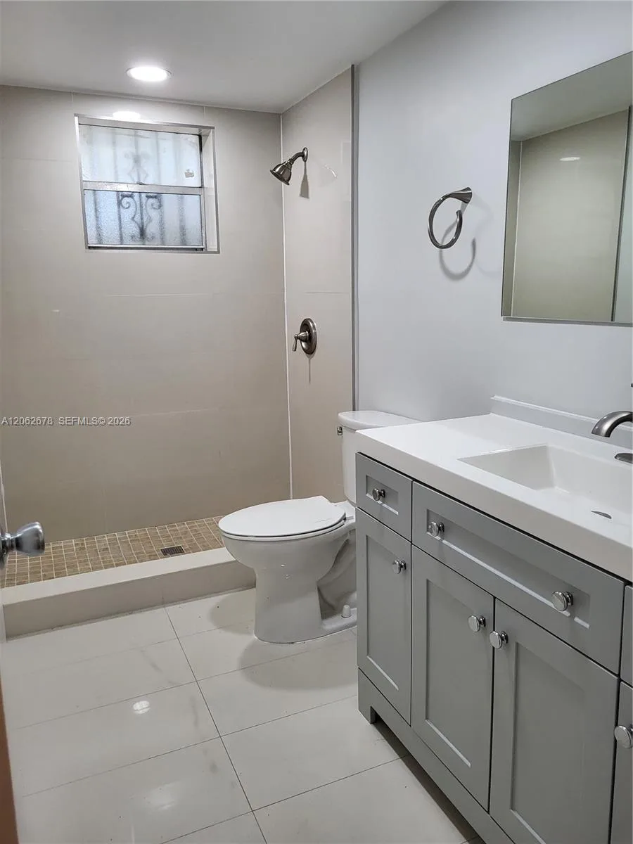 35 NE 13th St # 1, Fort Lauderdale, FL 33304 photo 9
