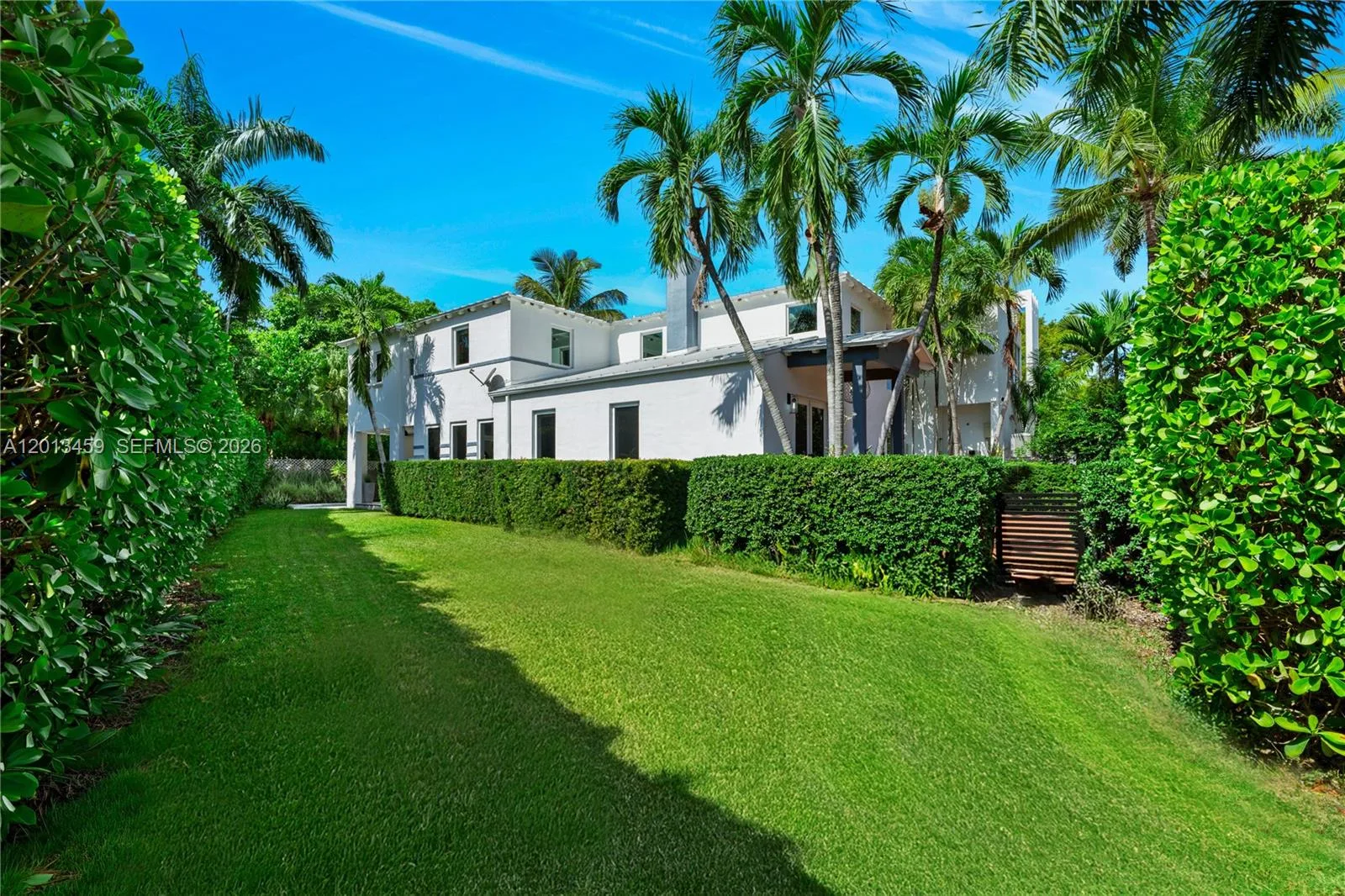 1281 S Venetian Way, Miami, FL 33139 photo 8