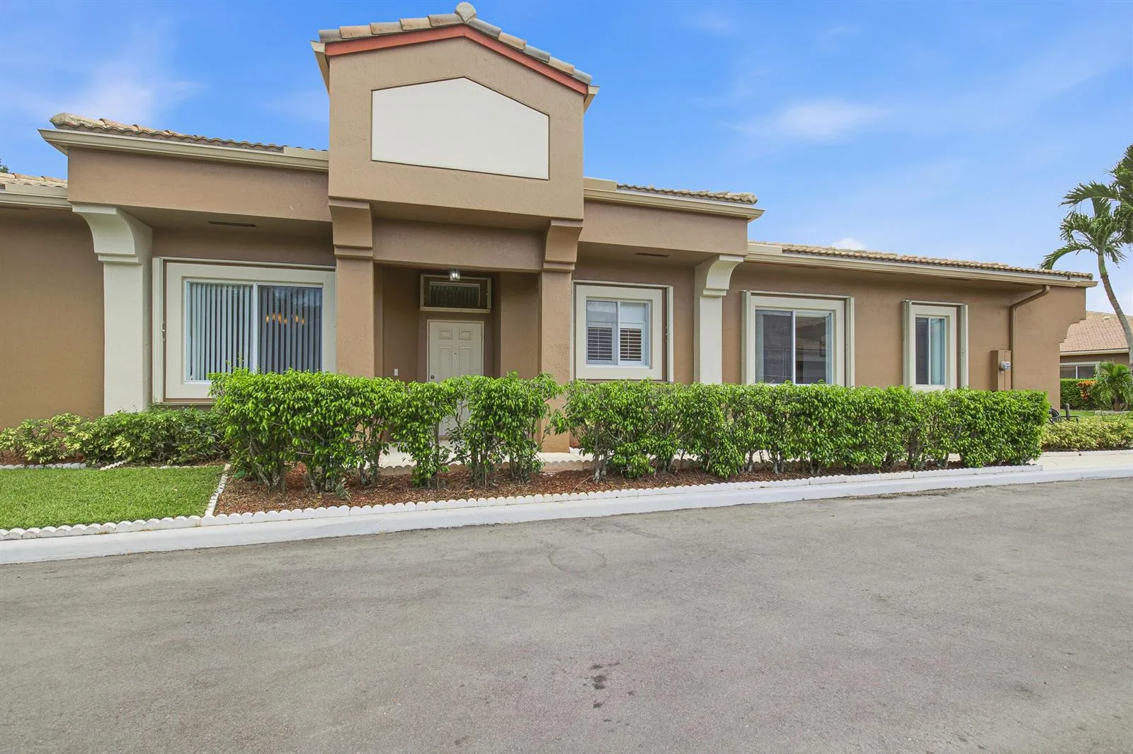 10216 Lombardy Drive, Tamarac, FL 33321 photo 2
