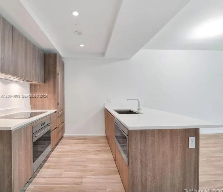 801 S Miami Ave # 1807, Miami, FL 33130 photo 3