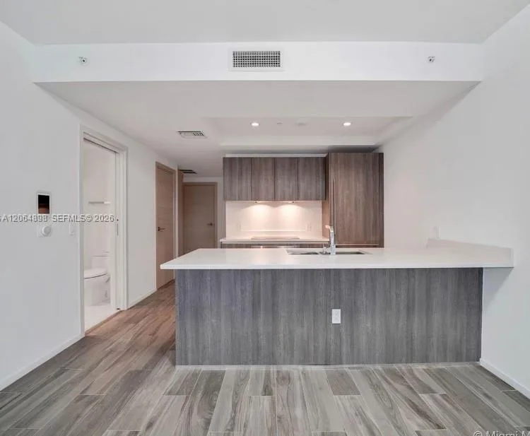 801 S Miami Ave # 1807, Miami, FL 33130 photo 4