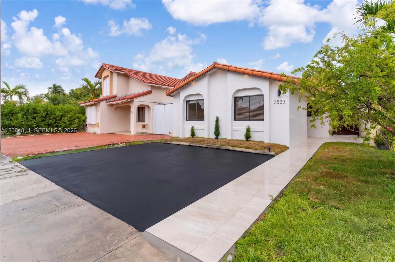 2523 W 65th St, Hialeah, FL 33016 — zdjęcie 2
