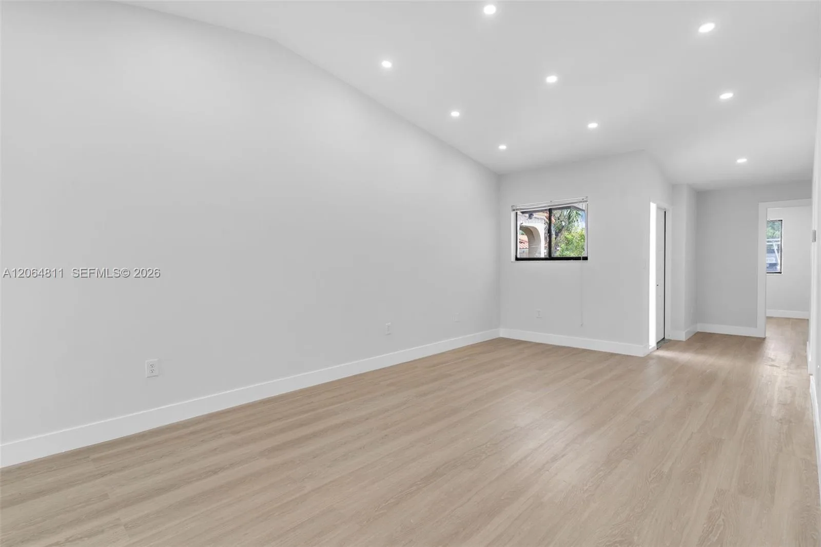 2523 W 65th St, Hialeah, FL 33016 photo 9