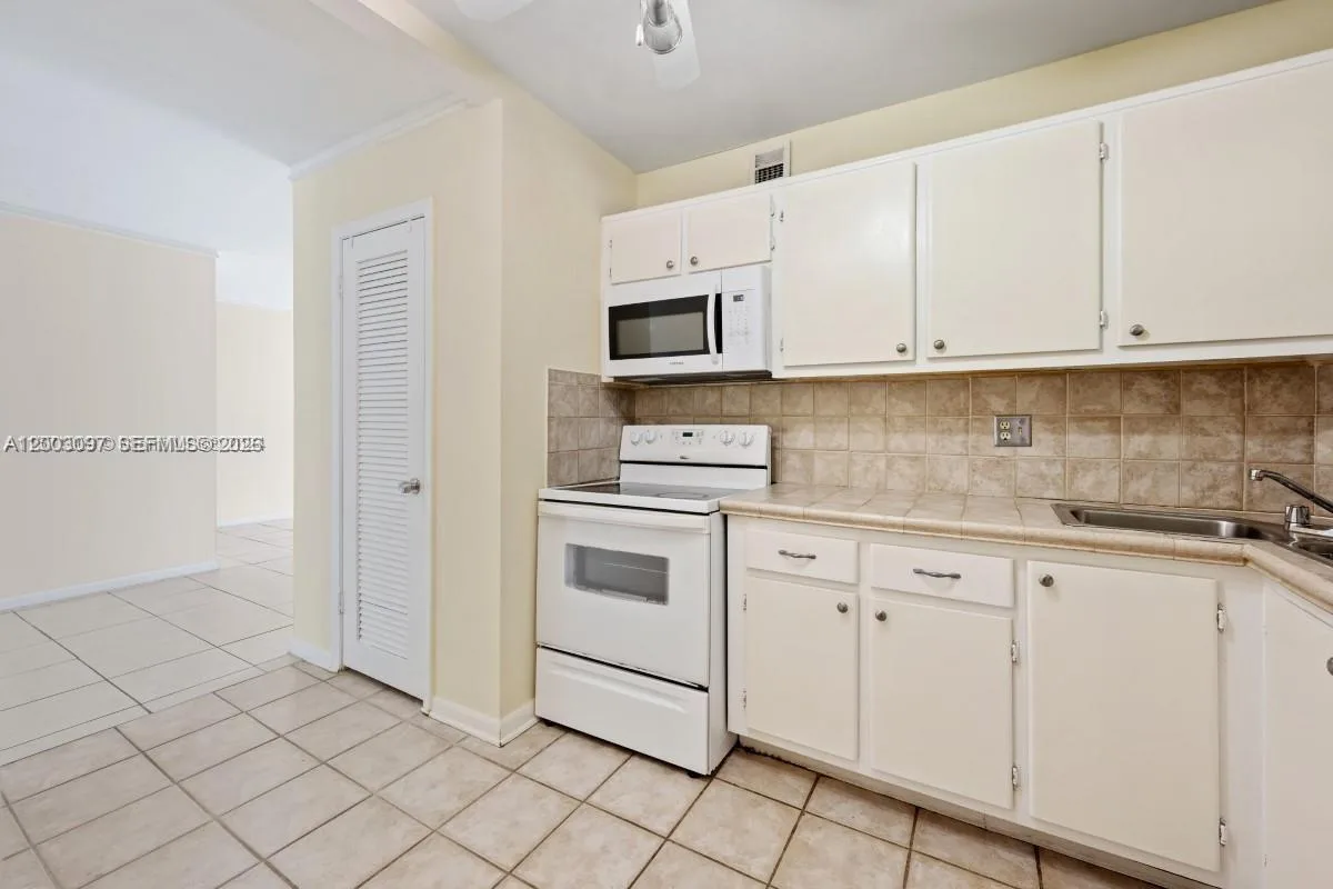 124 NE 19th Ct # 114B, Wilton Manors, FL 33305 photo 13