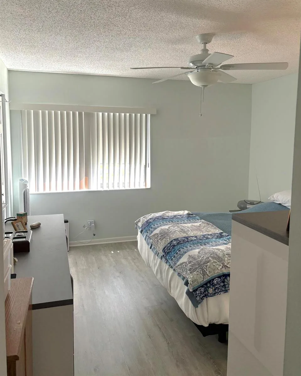 228 Pine HOV Circle # A2, FL 33463 photo 12