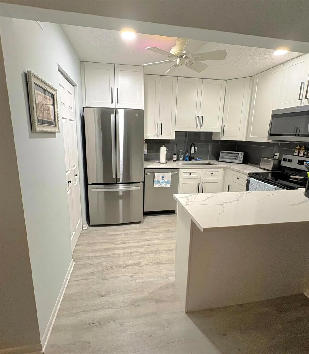 228 Pine HOV Circle # A2, FL 33463 photo 8