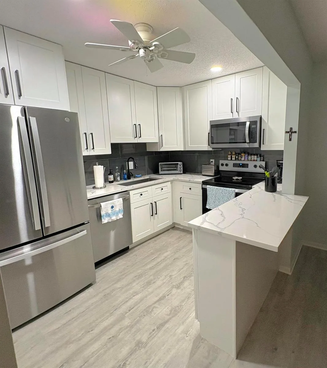 228 Pine HOV Circle # A2, FL 33463 photo 9