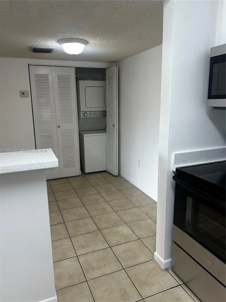 7180 NW 179th St # 211, Hialeah, FL 33015 — zdjęcie 4
