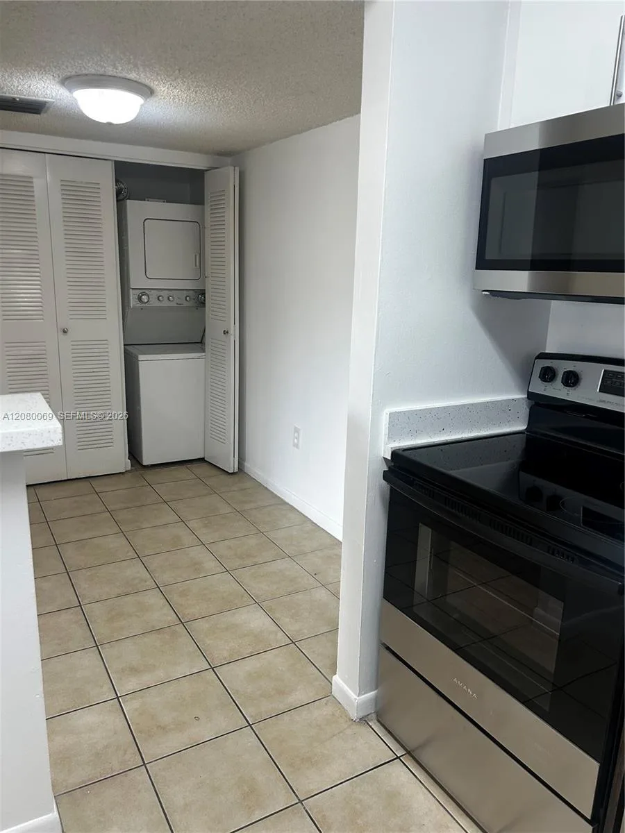 7180 NW 179th St # 211, Hialeah, FL 33015 — zdjęcie 5