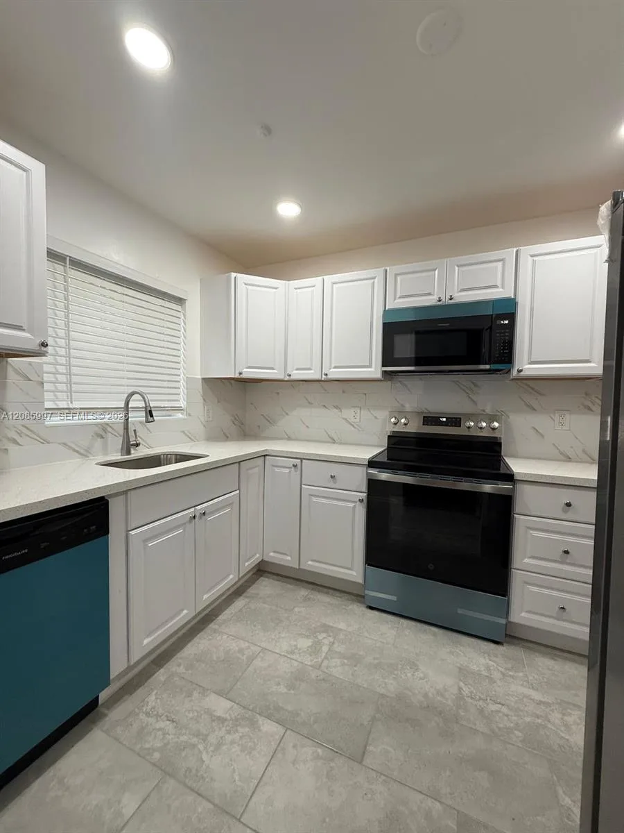 1507 Hayes St, Hollywood, FL 33020