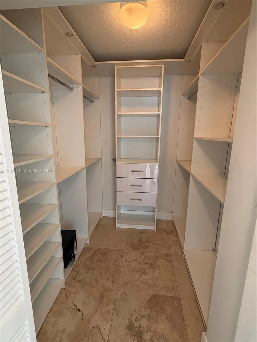 41 SE 5th St # 716, Miami, FL 33131 photo 7
