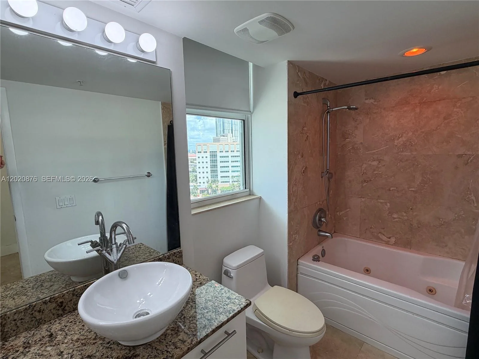 41 SE 5th St # 716, Miami, FL 33131 photo 8