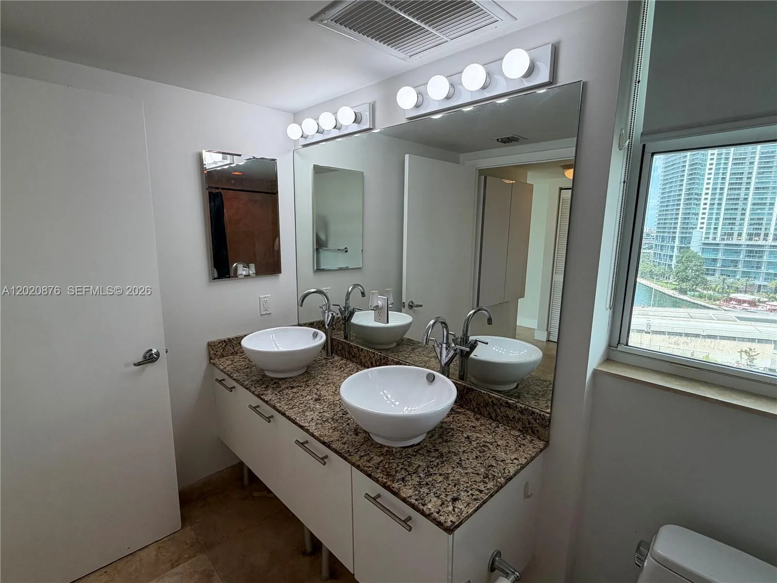 41 SE 5th St # 716, Miami, FL 33131 photo 9